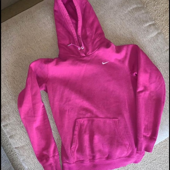 Nike Tops - Nike sweatshirt